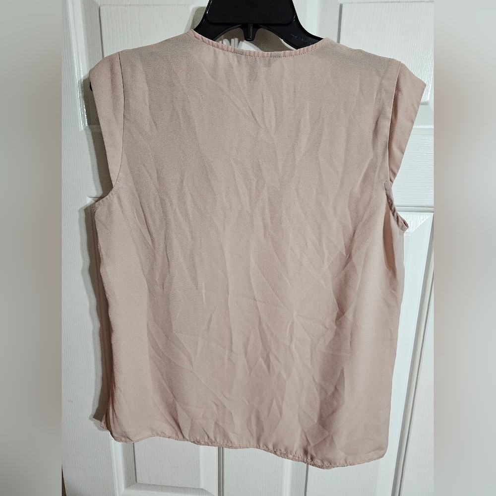 Banana Republic Womens Petite Medium Blush V Neck Blouse Minimalist Workwear - Picture 4 of 6